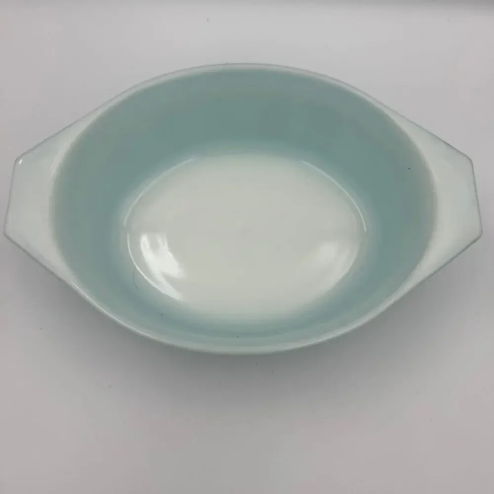 Pyrex Snowflake Turquoise 043 1.5 Qt Oval Decorator Casserole Vintage
